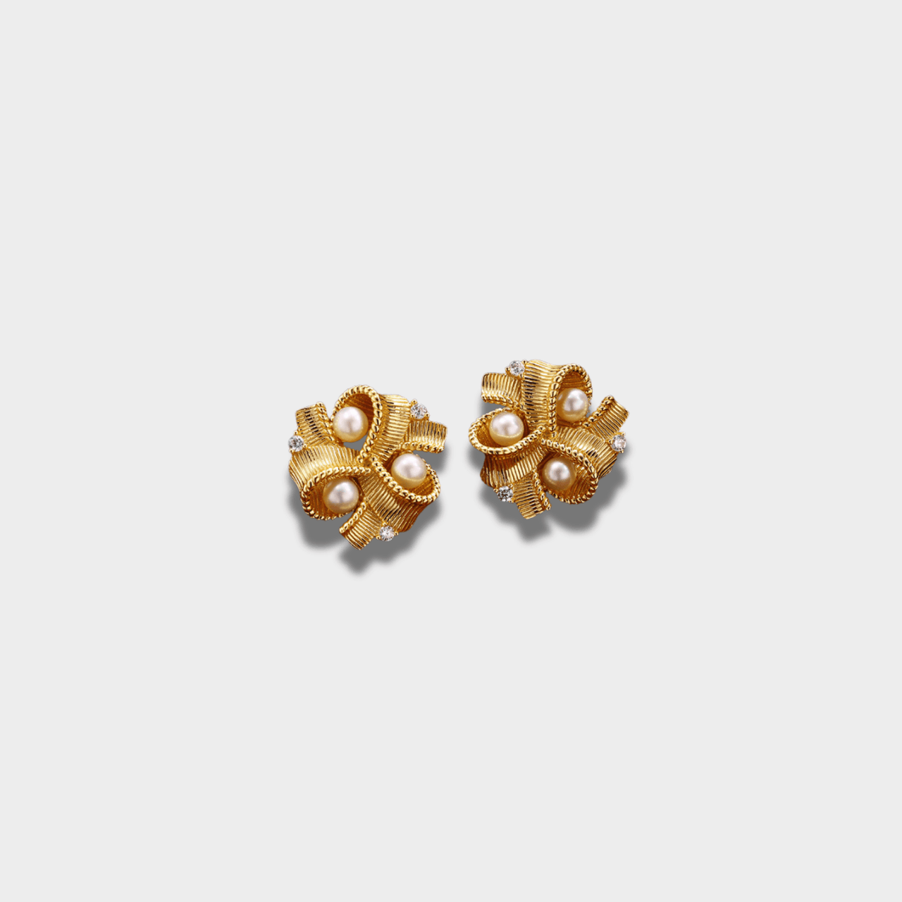 S925 Luxury Gold Pearl Cluster Stud Earrings | GottaIce