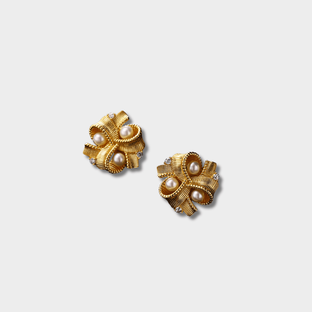 S925 Luxury Gold Pearl Cluster Stud Earrings | GottaIce